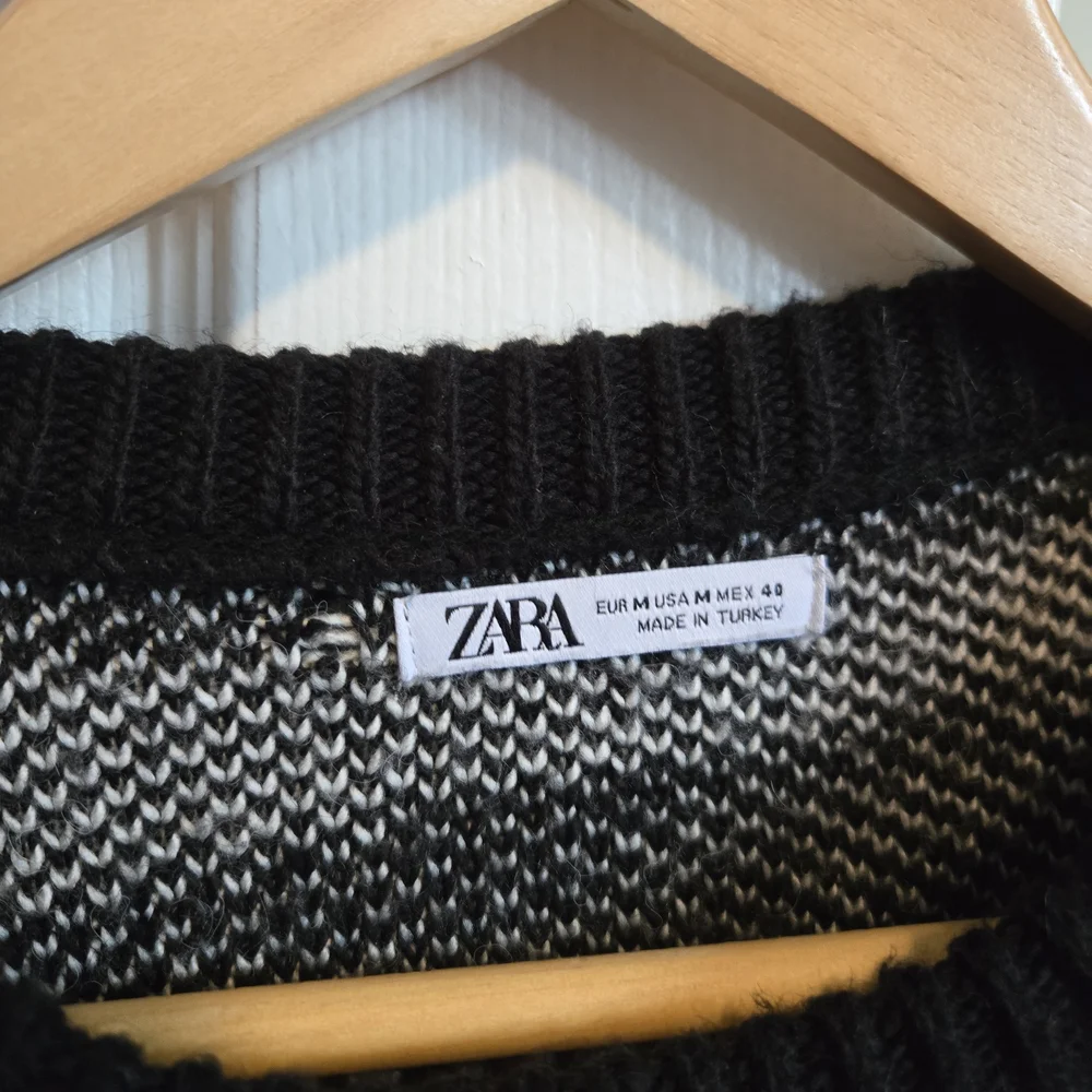 Zara Striped Sweater - Picture 3 of 3